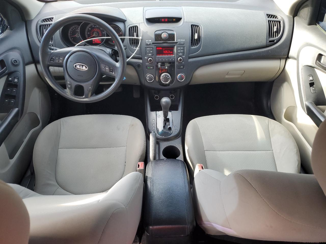 2010 Kia Forte - Image 8