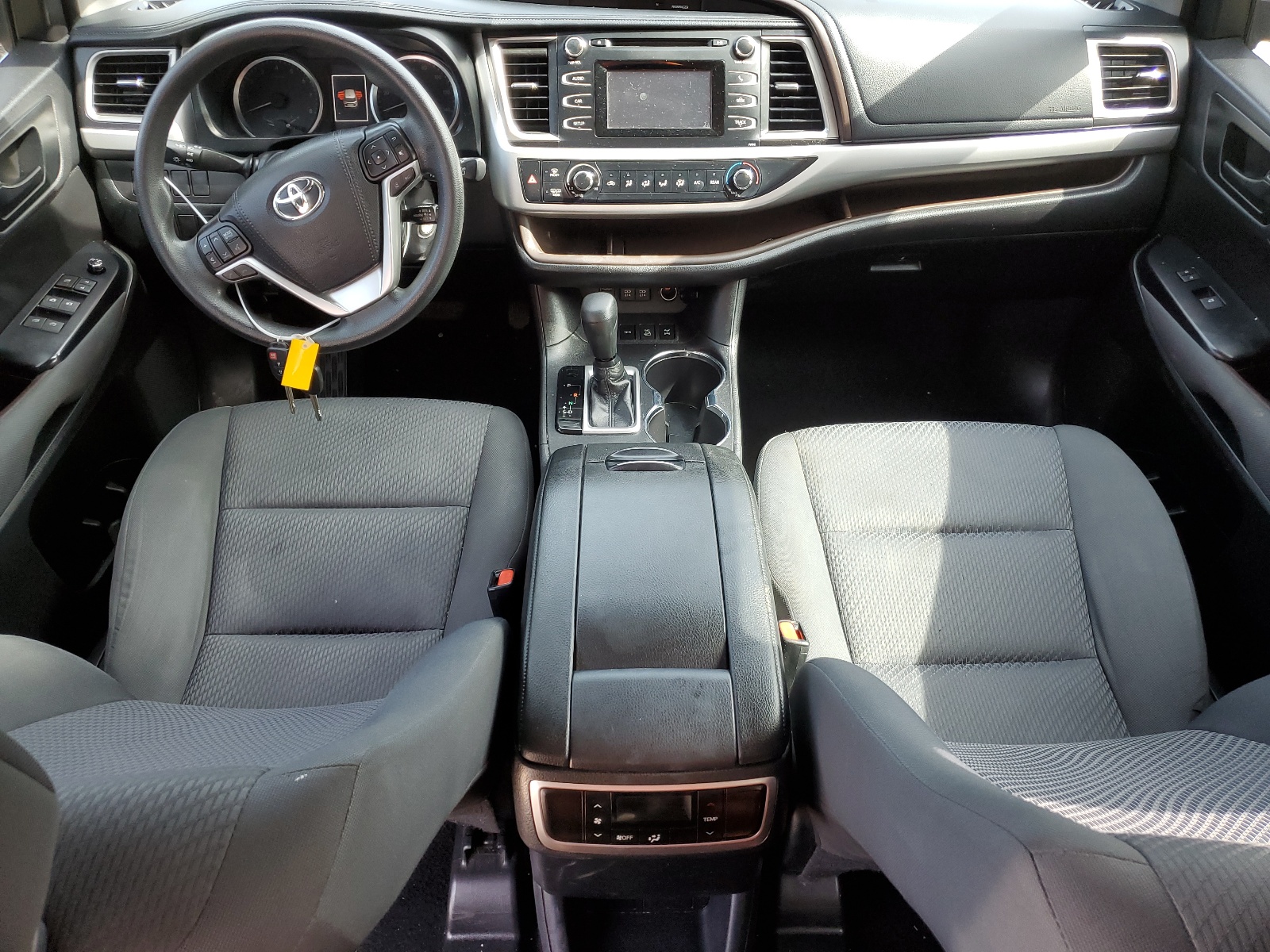 5TDBZRFH5KS727344 2019 Toyota Highlander Le