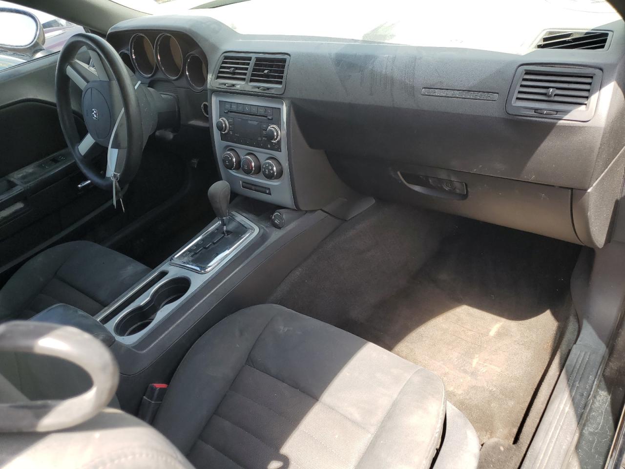 2B3CJ4DV8AH157491 2010 Dodge Challenger Se