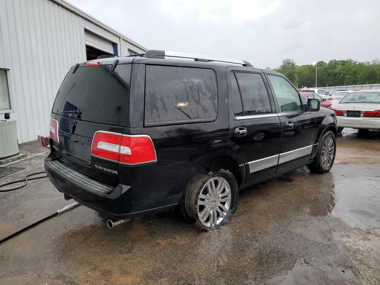 2007 Lincoln Navigator VIN: 5LMFU27537LJ12823 Lot: 49806444