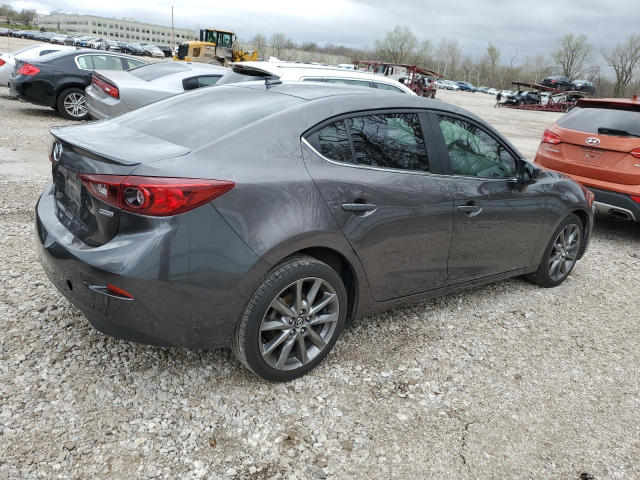 3MZBN1V38JM257681 2018 Mazda 3 Touring