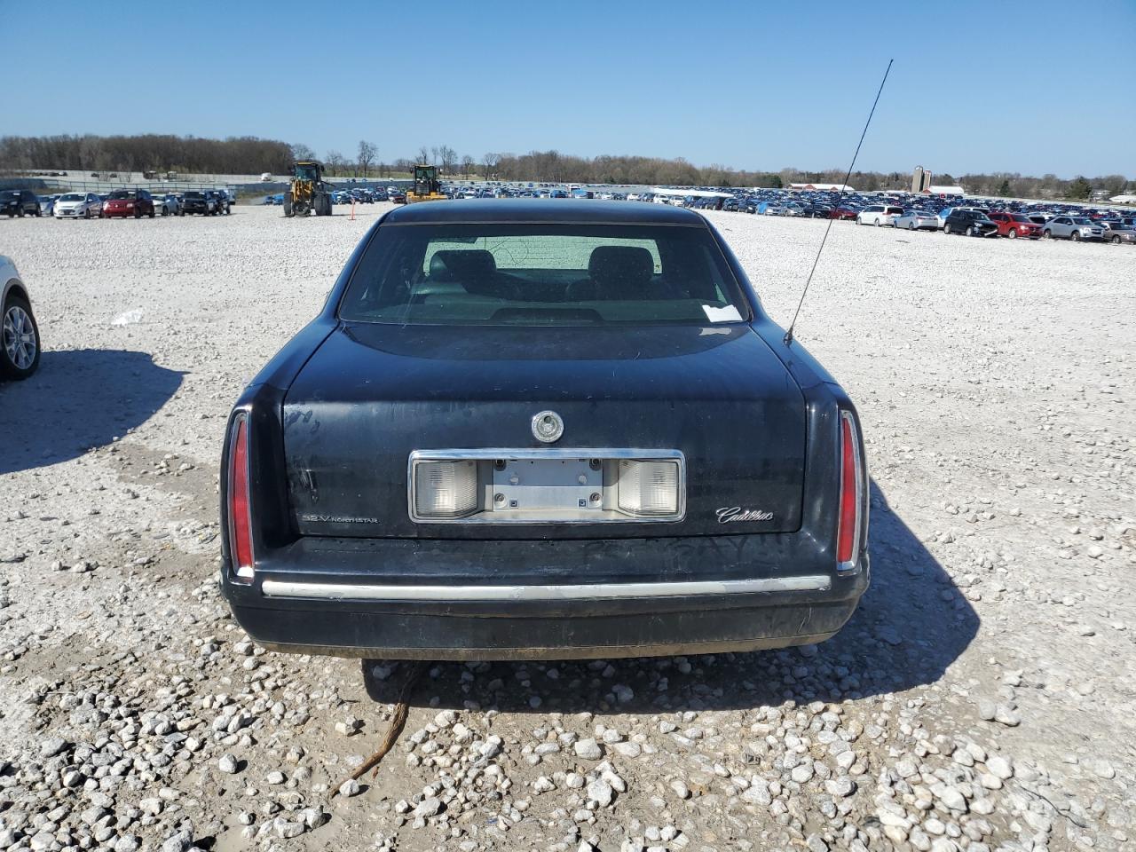 1998 Cadillac Deville VIN: 1G6KD54Y5WU780592 Lot: 50810054