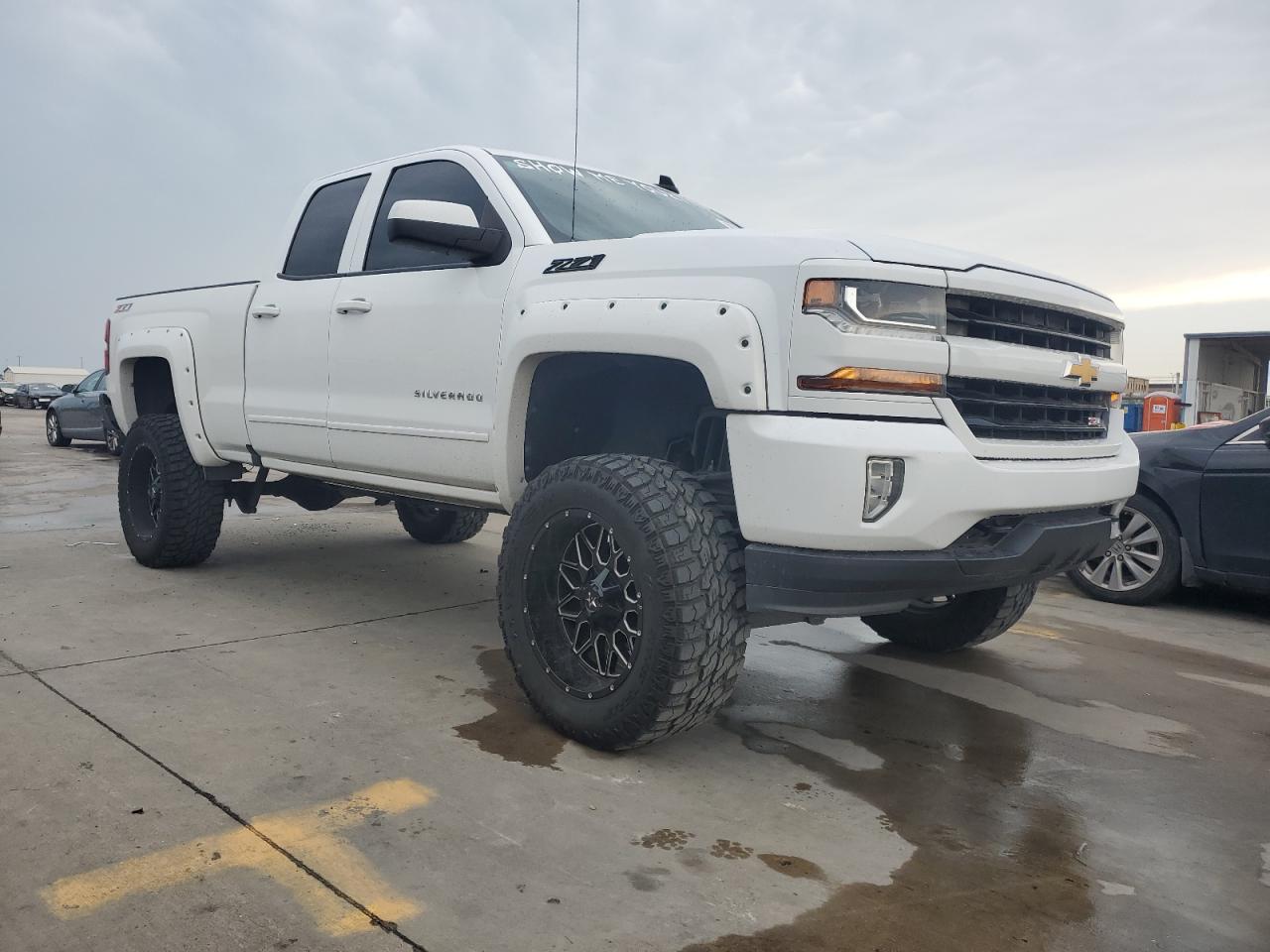 2016 Chevrolet Silverado - Image 4