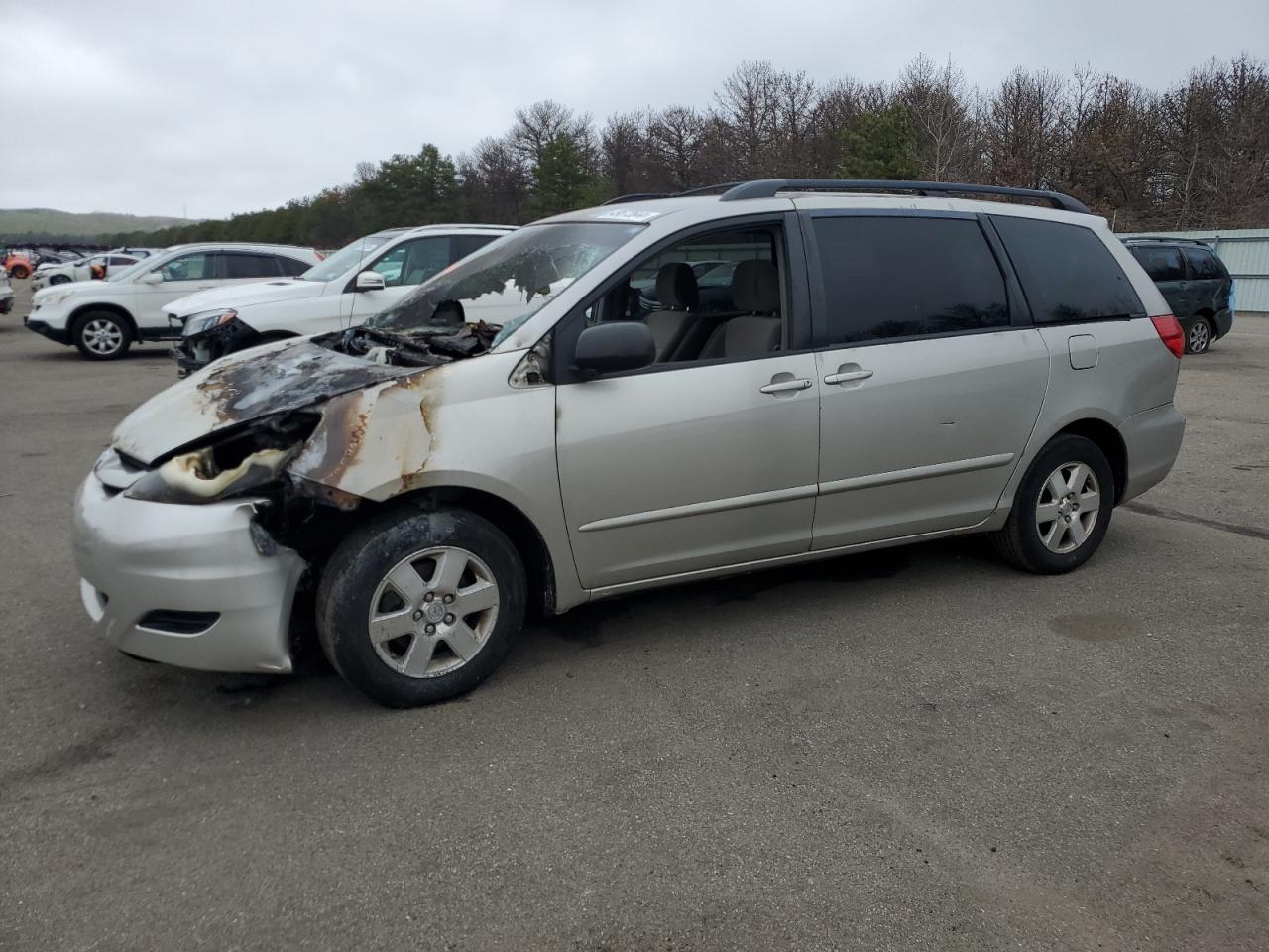 2010 Toyota Sienna - Image 1