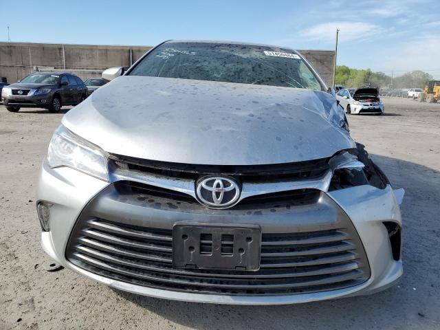 Седани TOYOTA CAMRY 2017 Сріблястий