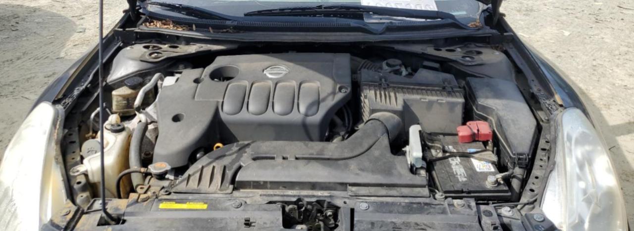 2010 Nissan Altima - Image 11