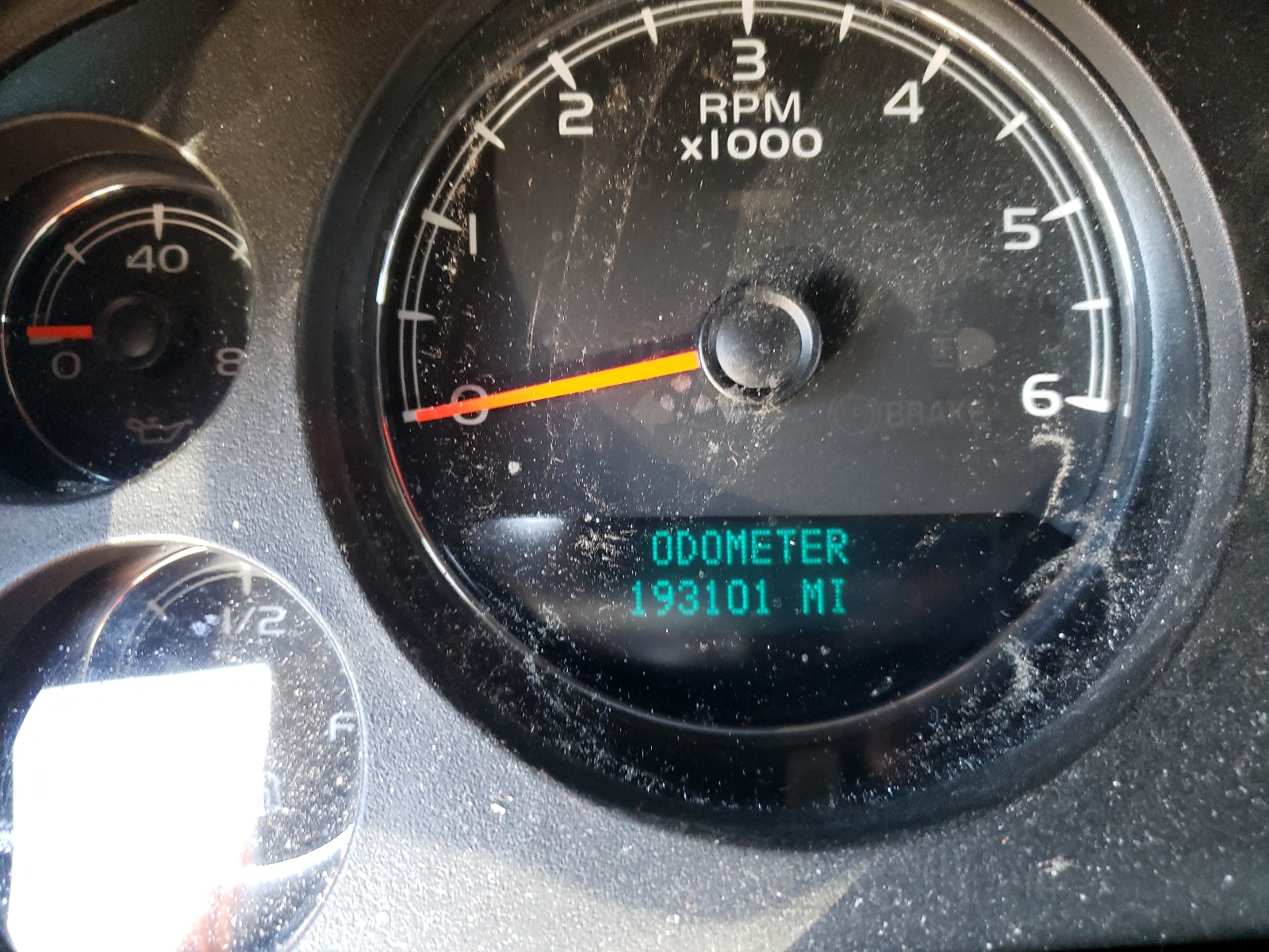 1GNSCAE02BR283974 2011 Chevrolet Tahoe C1500 Ls