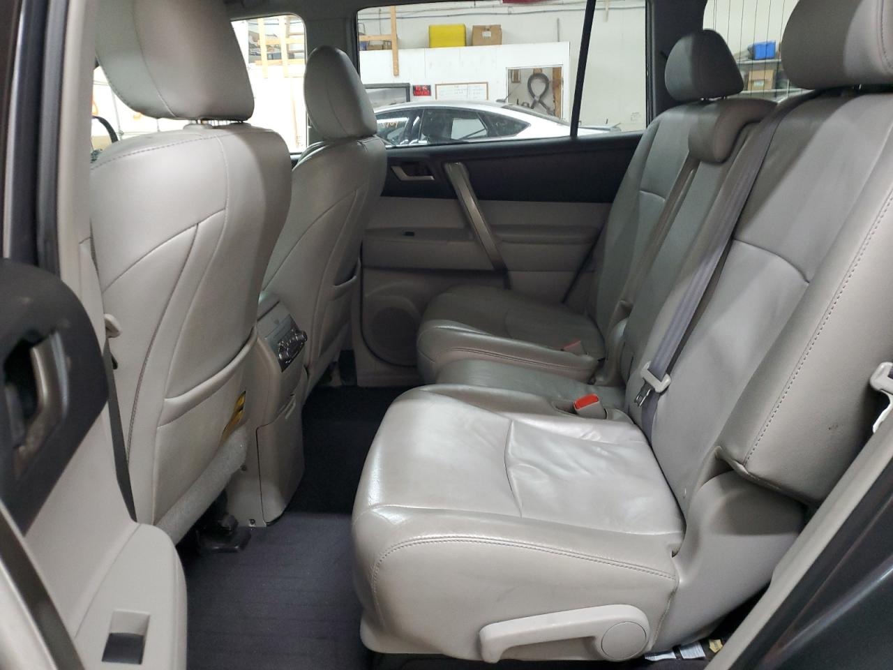 2012 Toyota Highlander Base VIN: 5TDBK3EH2CS104638 Lot: 52301664