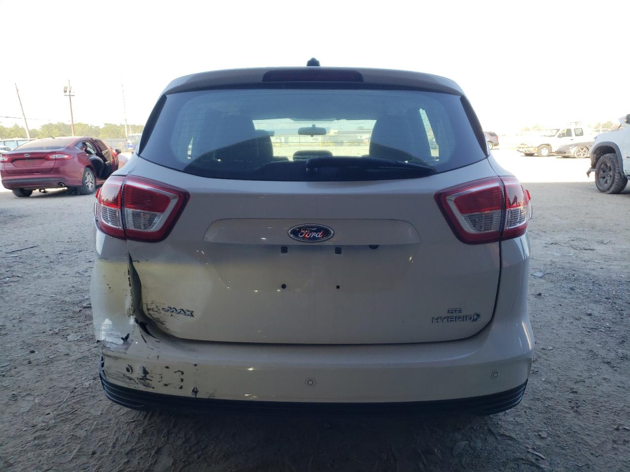 1FADP5AU9JL105640 2018 Ford C-Max Se