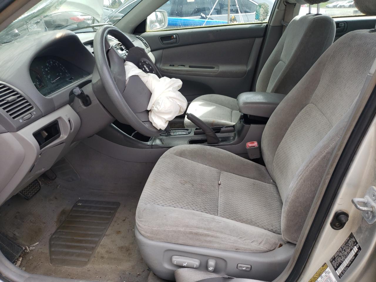 2004 Toyota Camry Le VIN: 4T1BE32K74U811573 Lot: 52814044