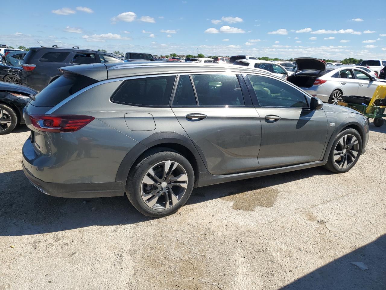 2019 Buick Regal Tourx Essence VIN: W04GV8SX2K1034604 Lot: 50060864