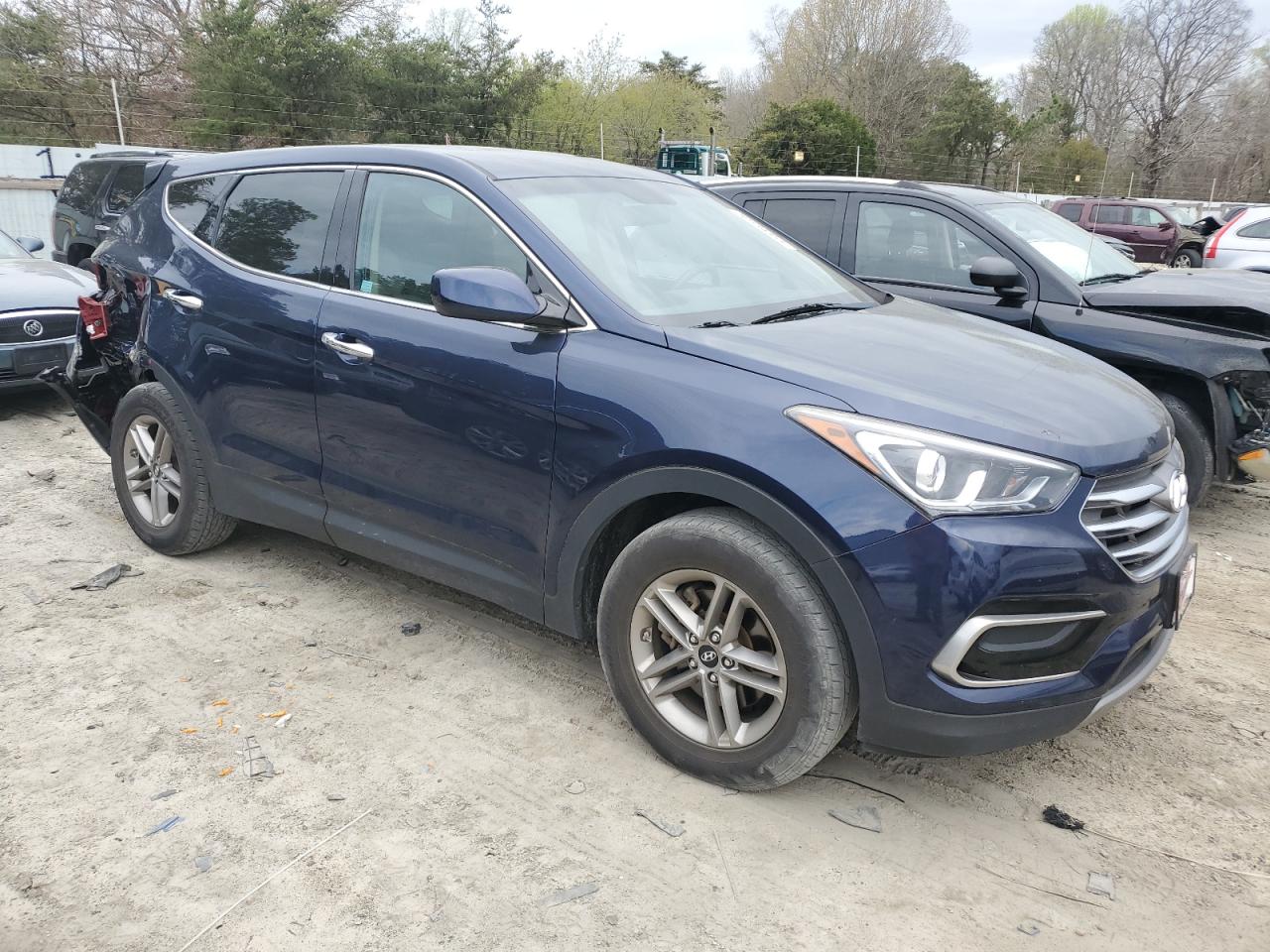 VIN 5XYZTDLB4HG413807 2017 HYUNDAI SANTA FE no.4