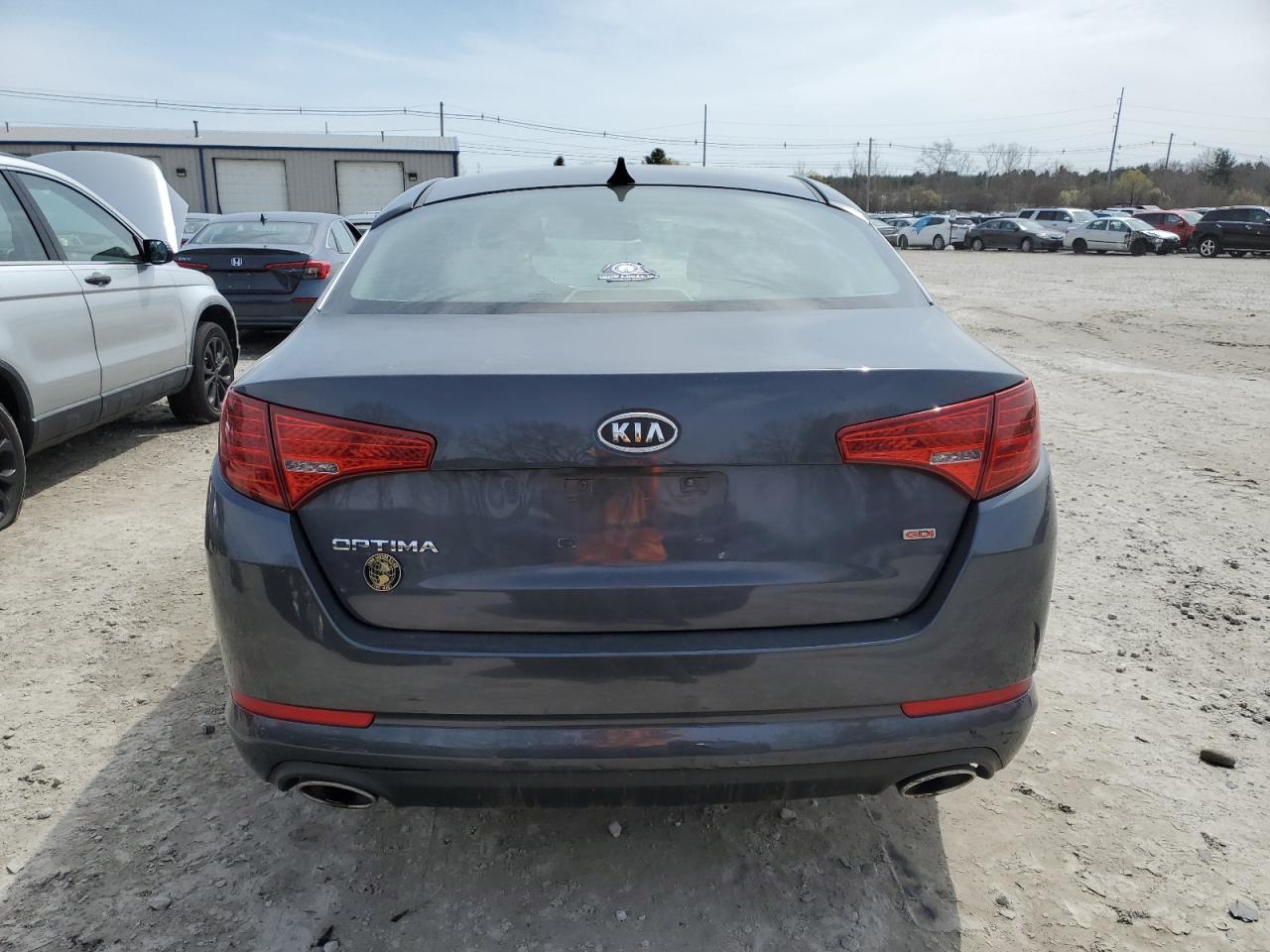 KNAGM4A77B5061810 2011 Kia Optima Lx