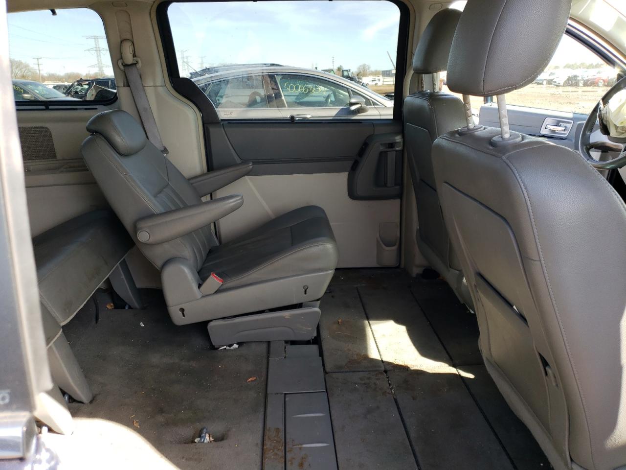 2008 Chrysler Town & Country Touring VIN: 2A8HR54P38R699969 Lot: 49798354