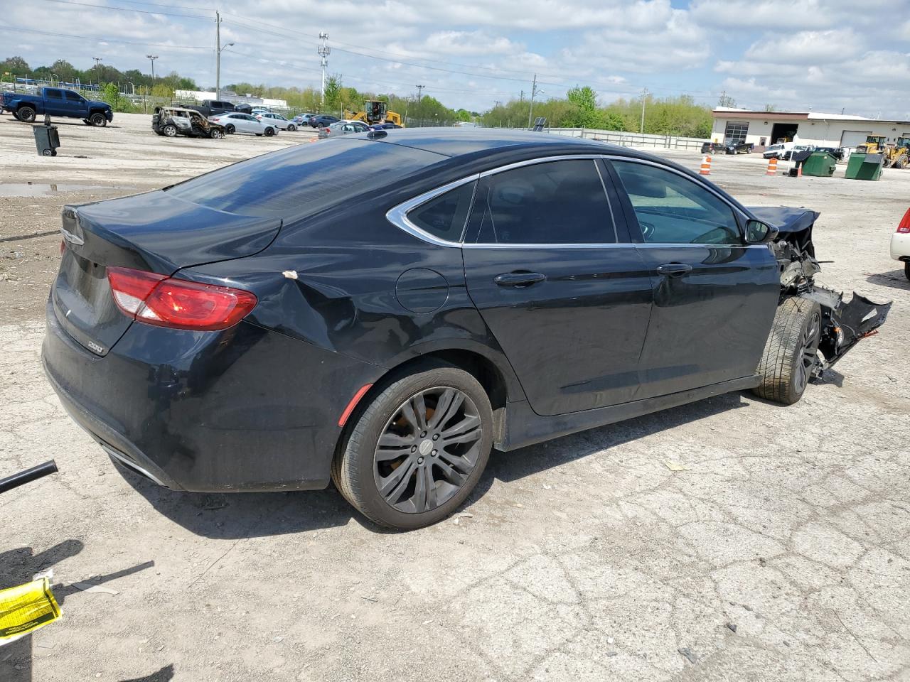 2016 Chrysler 200 - Image 3