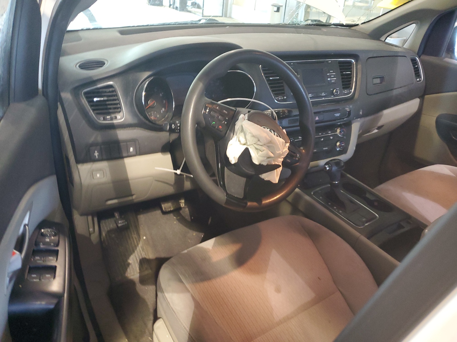 KNDMA5C16G6150024 2016 Kia Sedona L