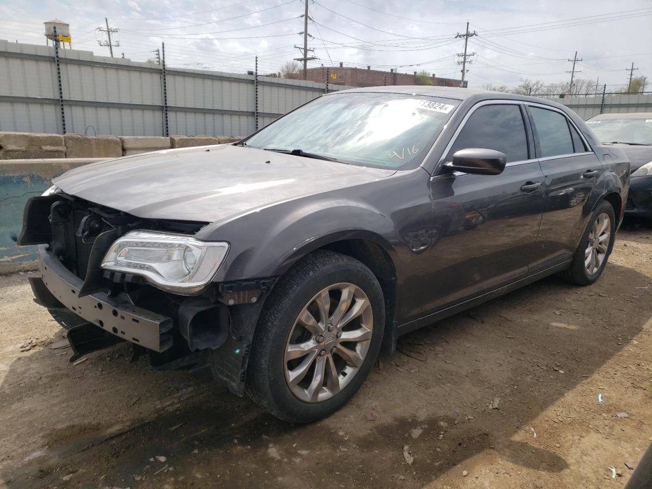 2C3CCARG5JH324959 2018 Chrysler 300 Touring