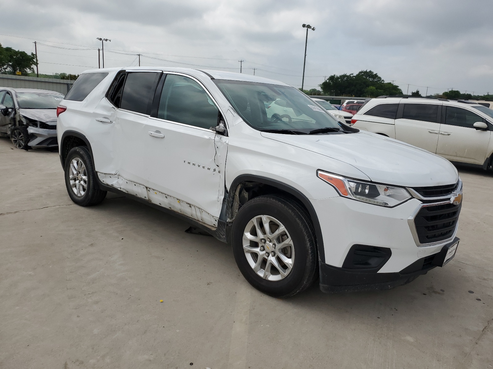 2020 Chevrolet Traverse Ls vin: 1GNERFKW9LJ180391