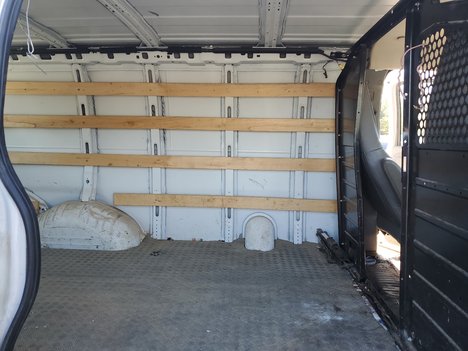 1GTW7AFG7J1907999 2018 GMC Savana G2500