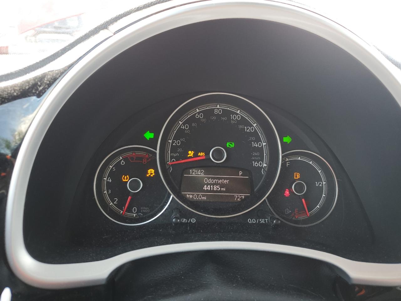 3VWFD7AT5KM719192 2019 Volkswagen Beetle S