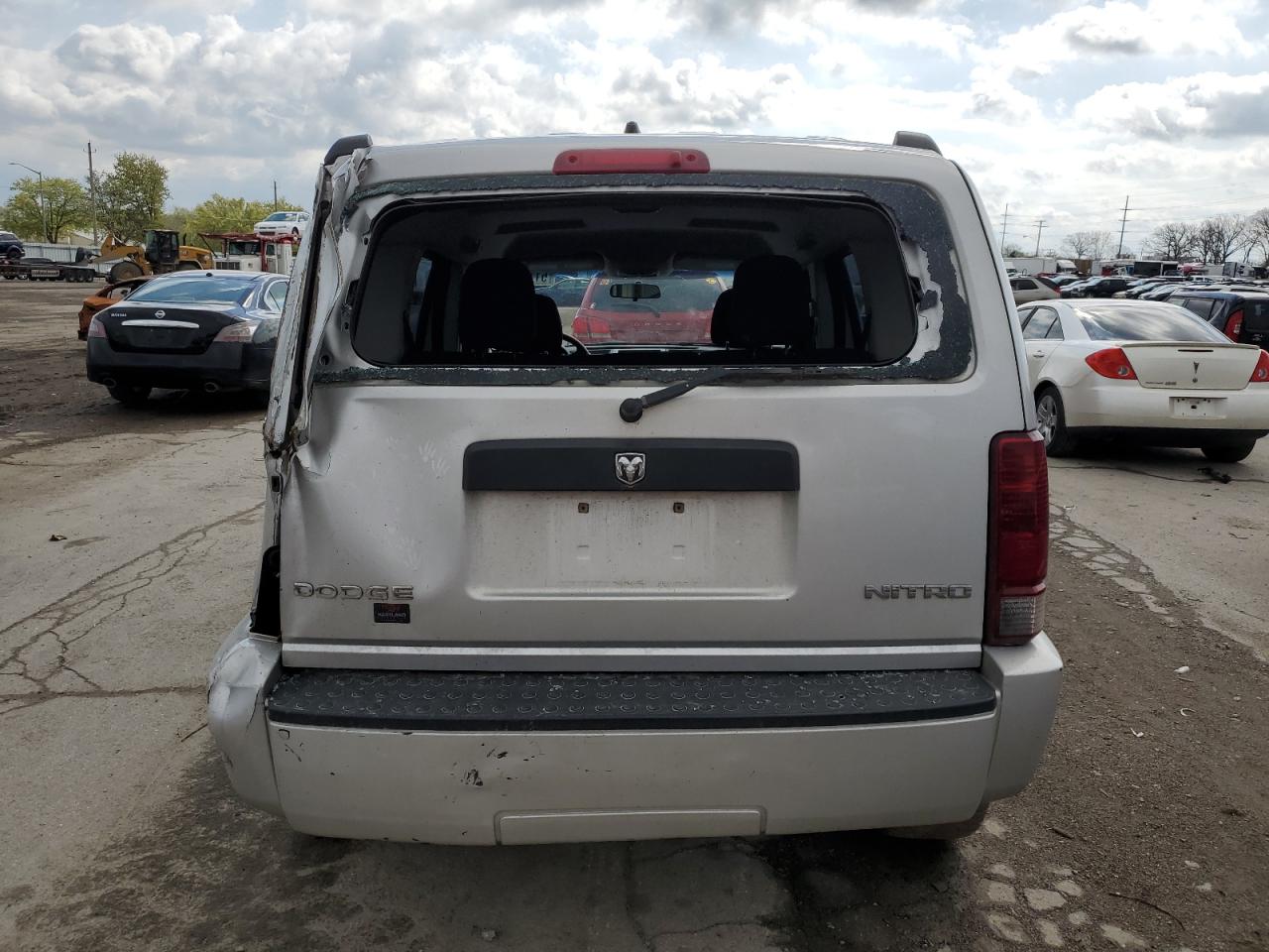 2011 Dodge Nitro - Image 6