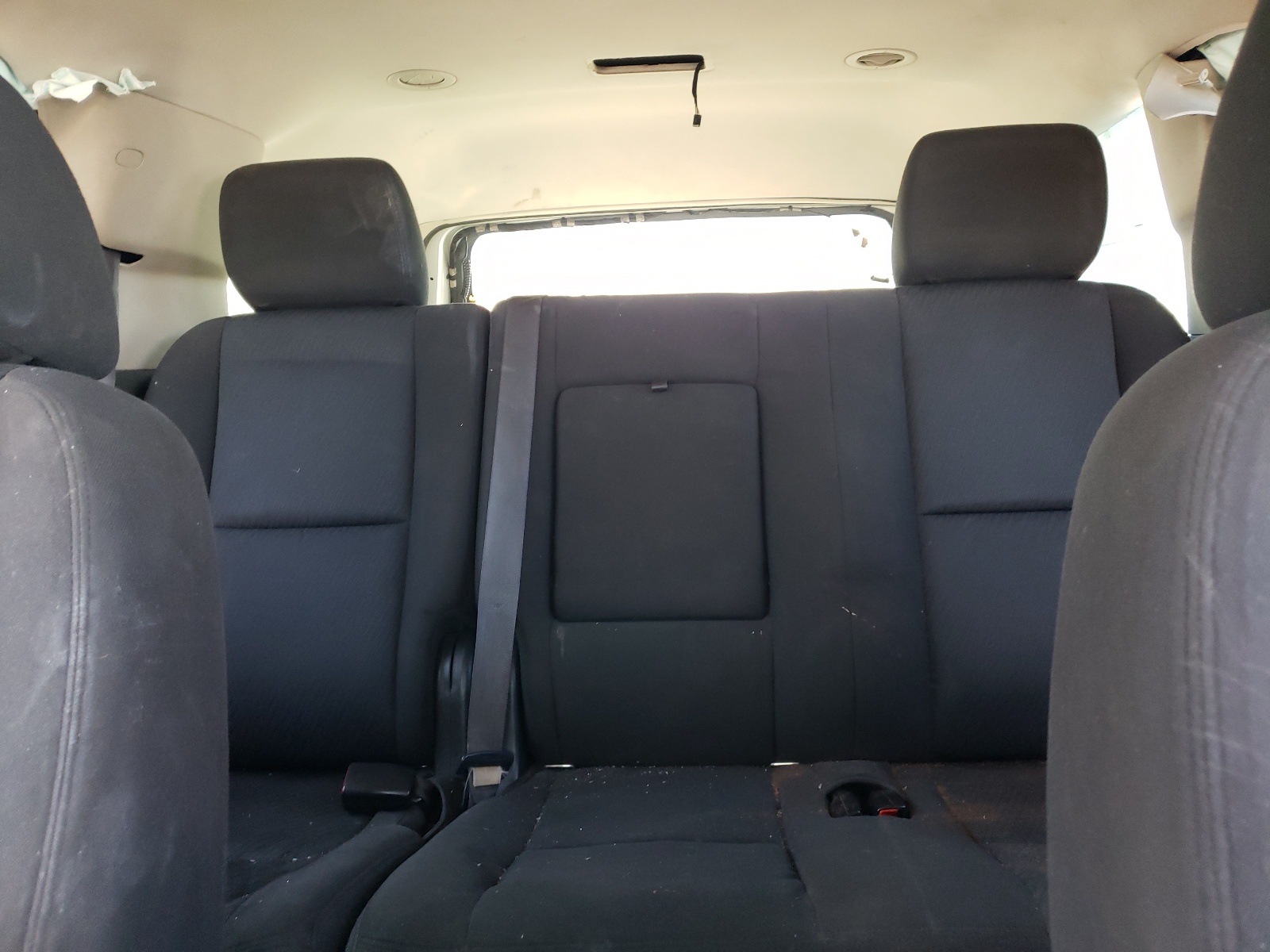 1GNSCAE02BR283974 2011 Chevrolet Tahoe C1500 Ls