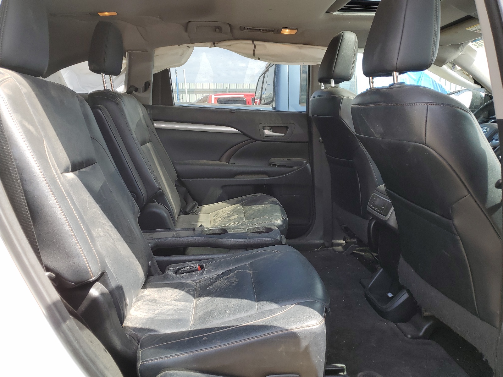 5TDJKRFH2FS084392 2015 Toyota Highlander Xle