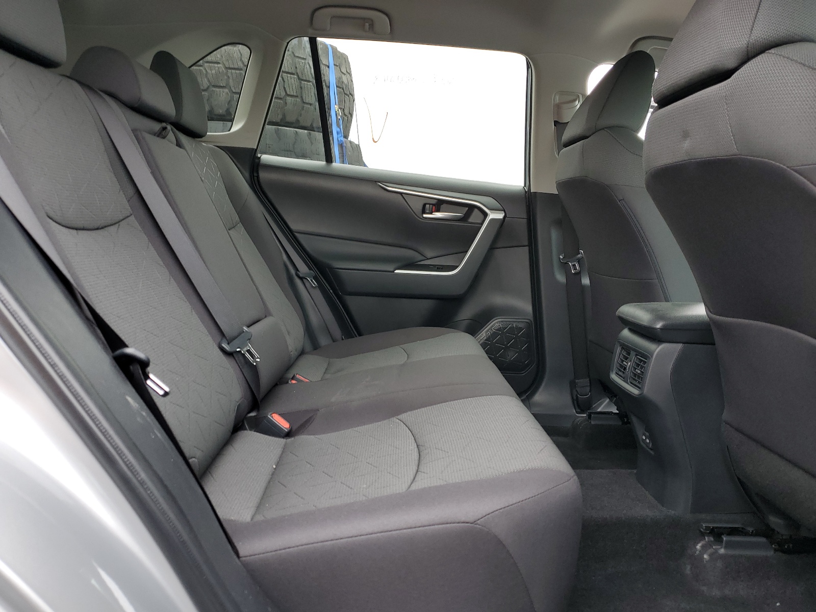 2T3P1RFV2RW439437 2024 Toyota Rav4 Xle