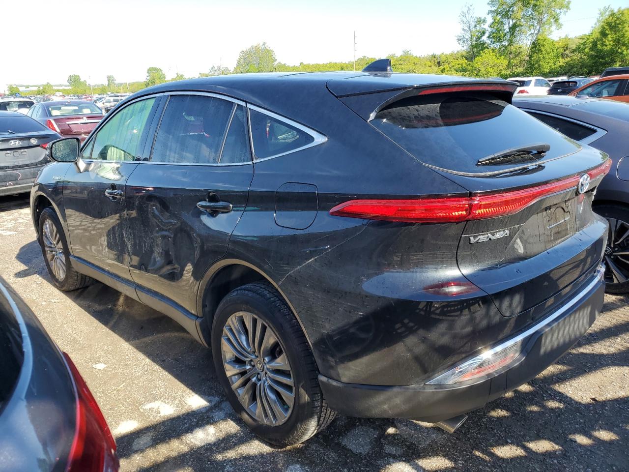 2021 Toyota Venza - Image 2