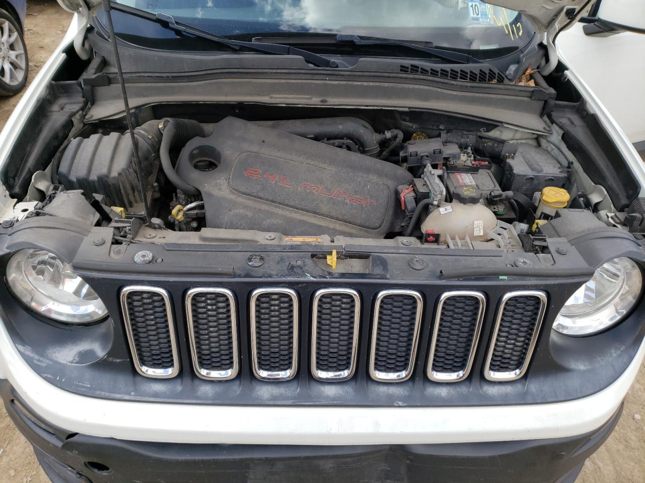2017 Jeep Renegade - Image 12