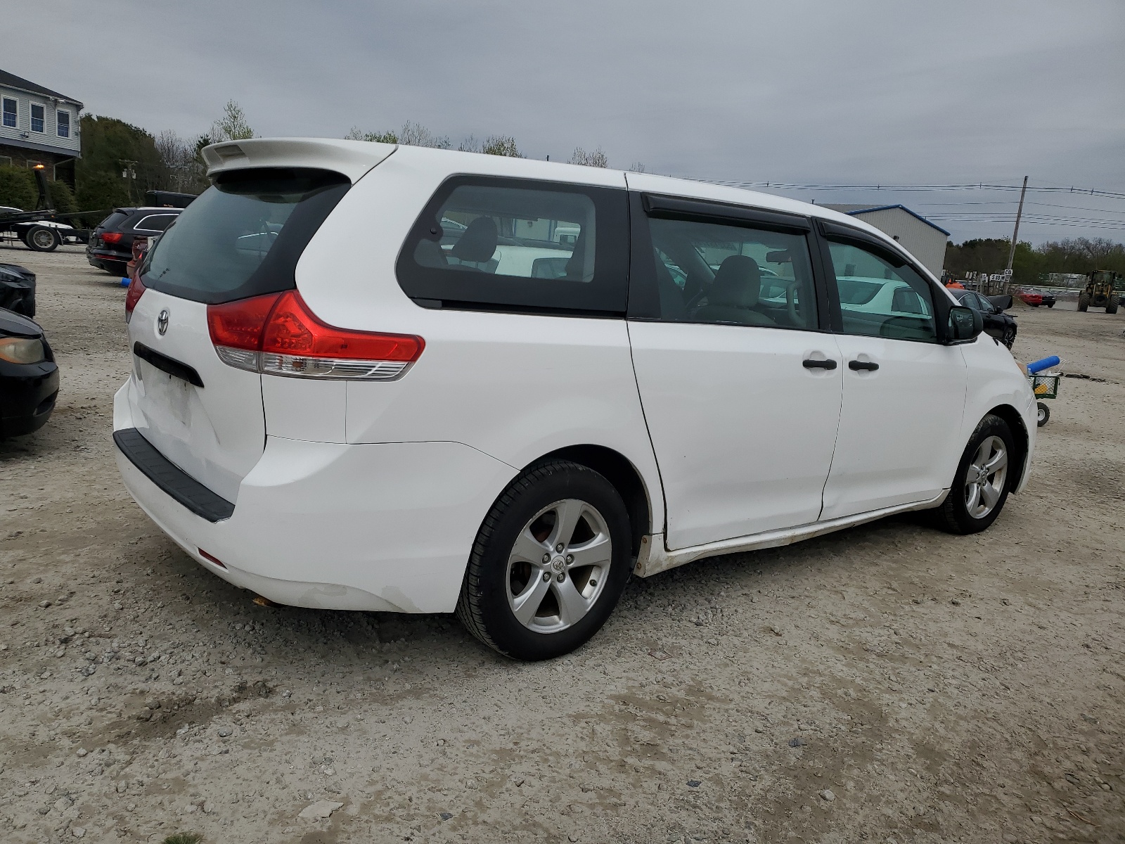 2013 Toyota Sienna vin: 5TDZK3DC5DS287863