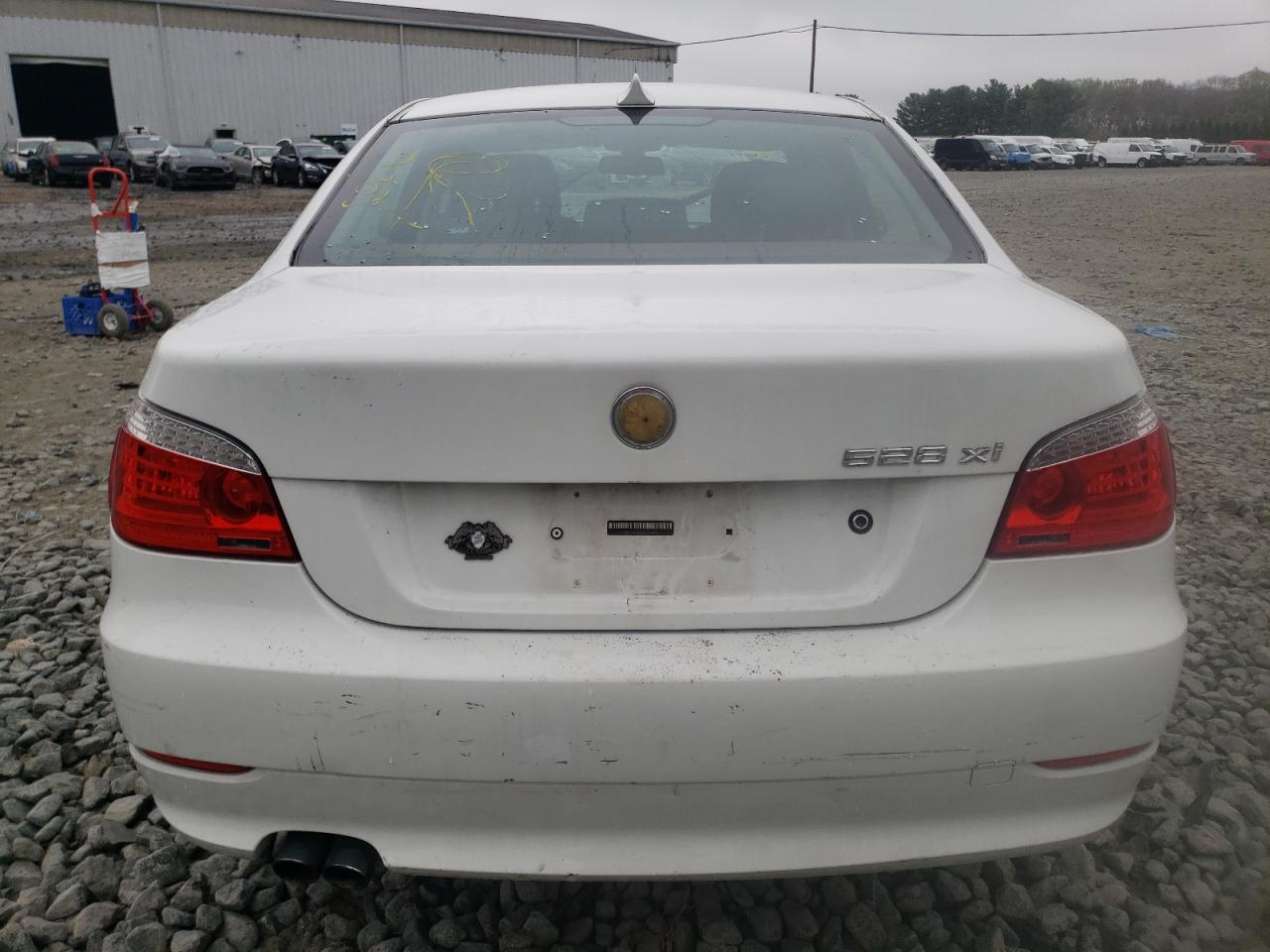 WBANV13518CZ52694 2008 BMW 528 Xi