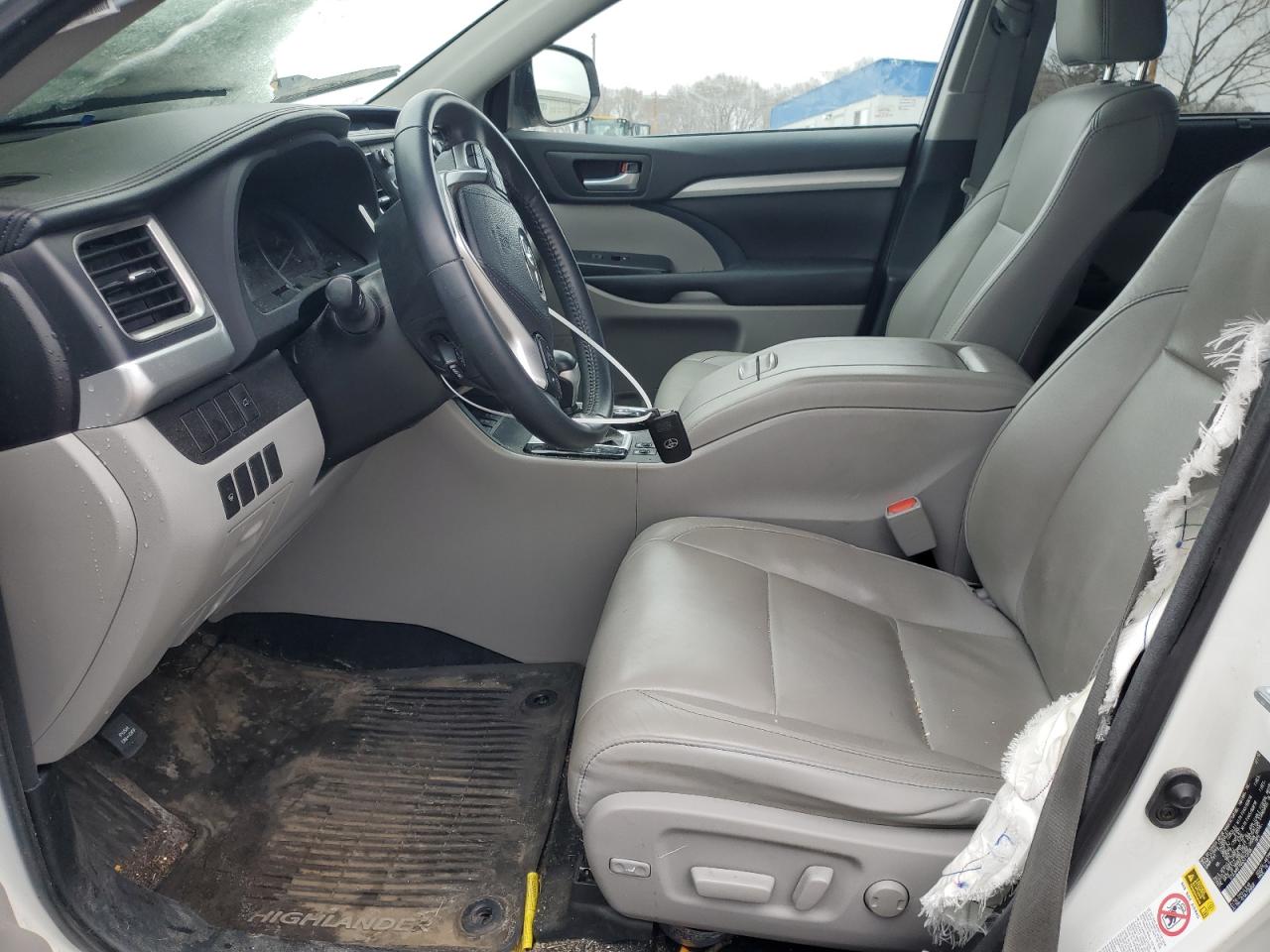 2016 Toyota Highlander - Image 7
