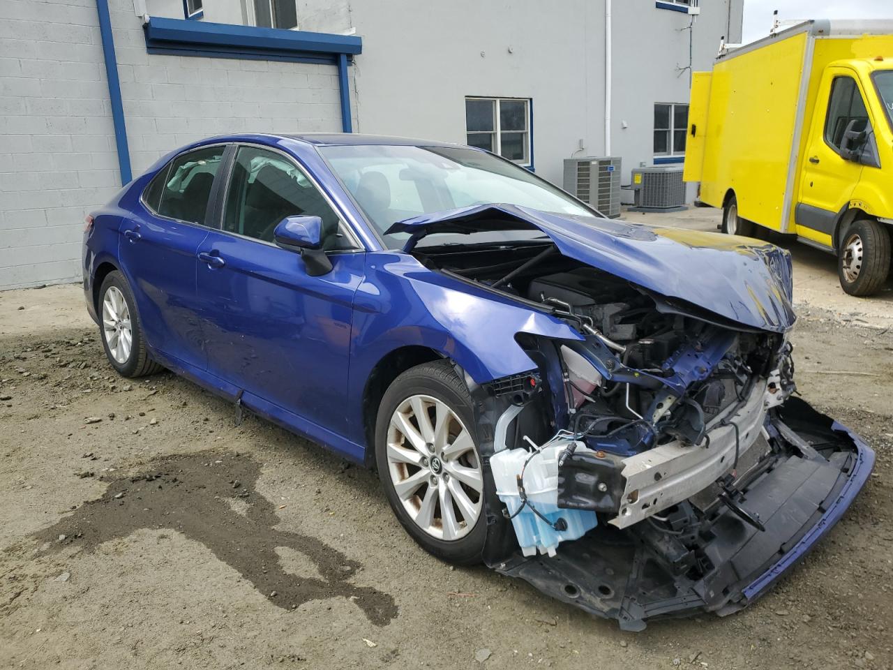 VIN 4T1B11HK9JU586074 2018 TOYOTA CAMRY no.4