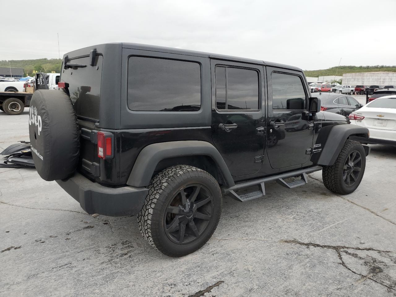 1C4BJWDG2JL887195 2018 Jeep Wrangler Unlimited Sport