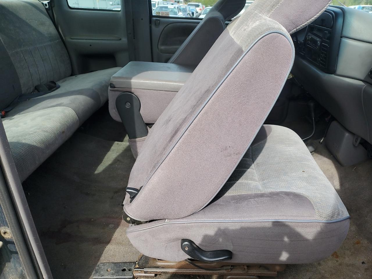 1995 Dodge RAM - Image 10