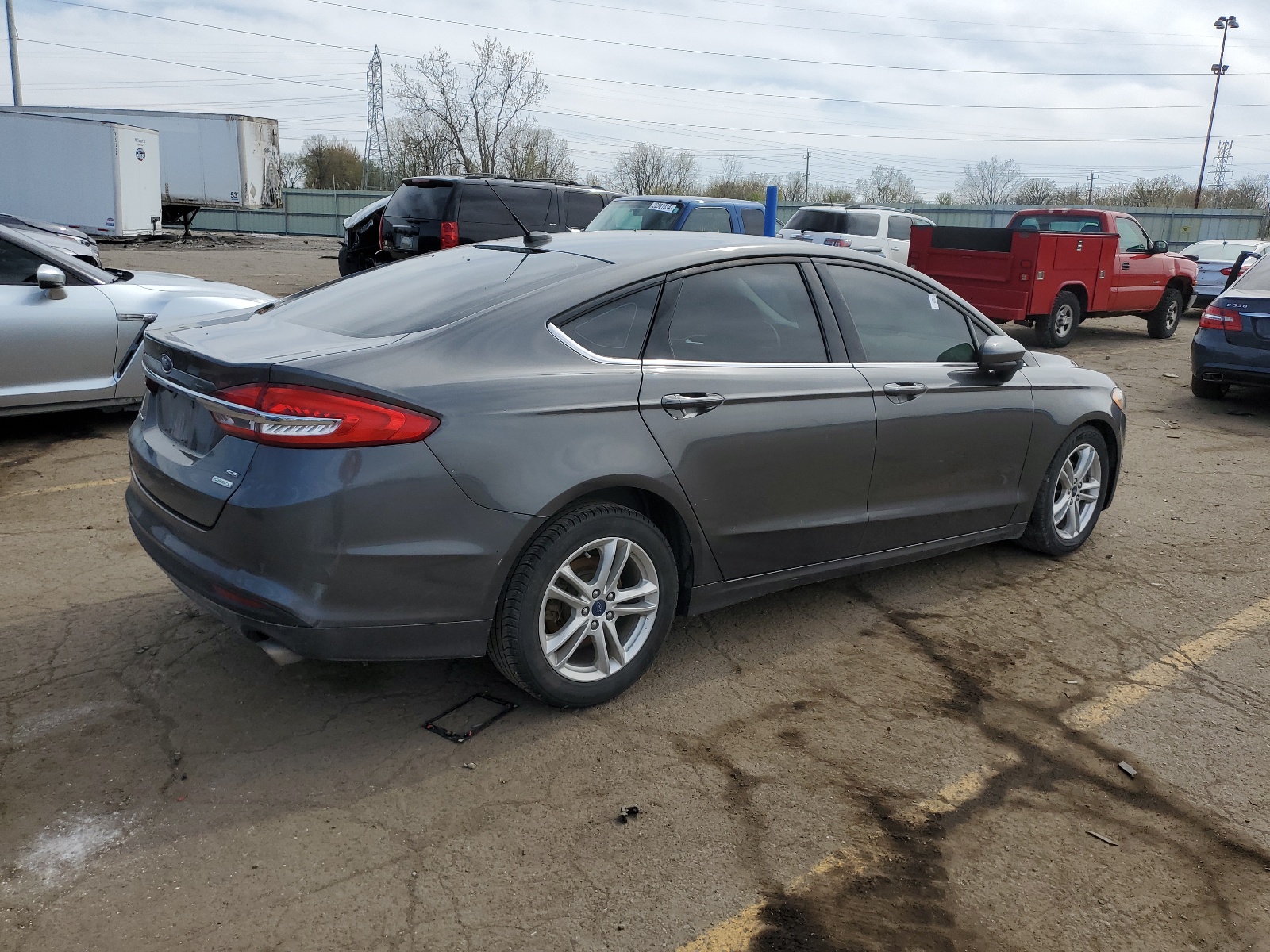 3FA6P0HDXJR217821 2018 Ford Fusion Se