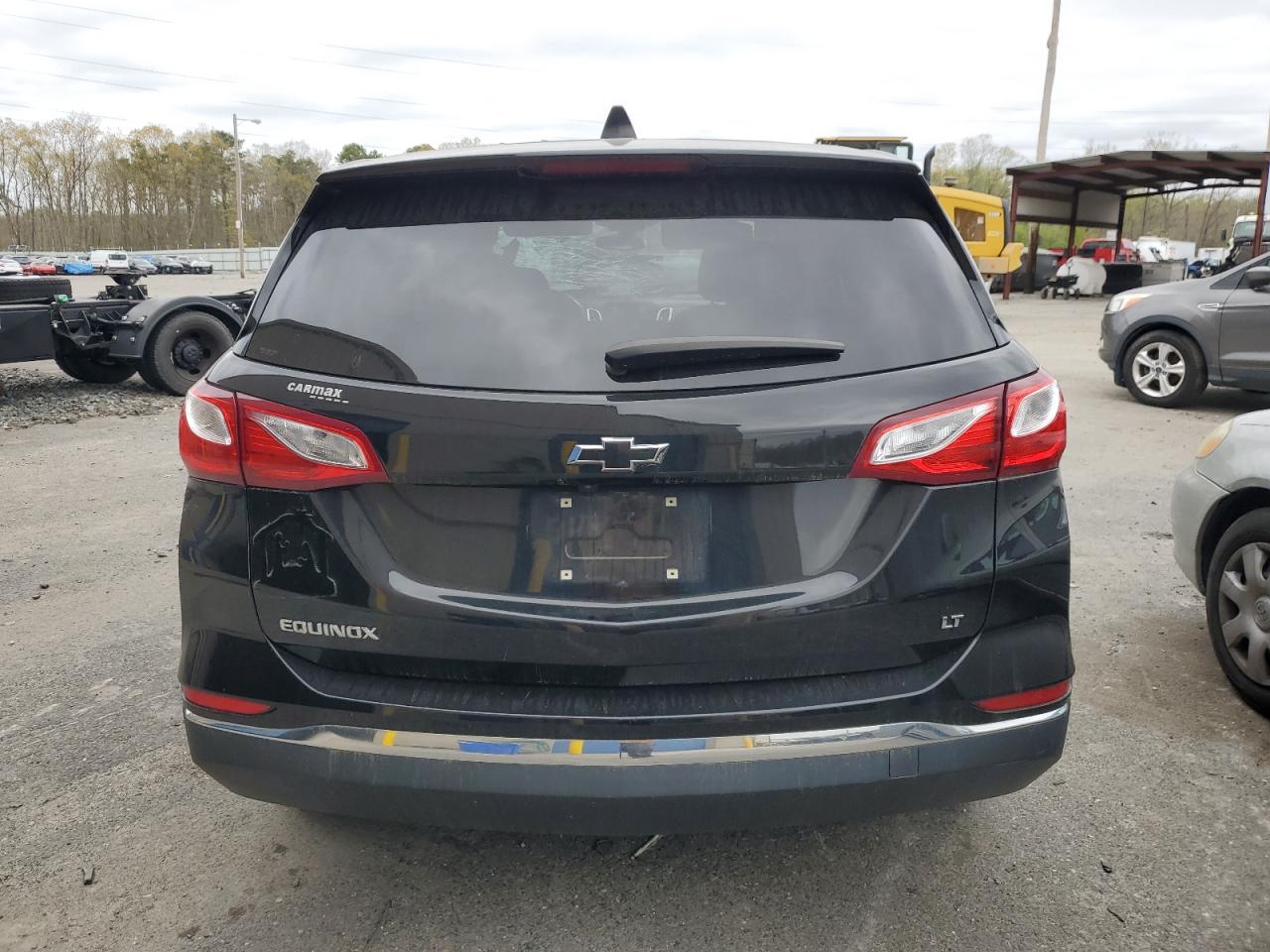 2GNAXJEV9J6222370 2018 Chevrolet Equinox Lt