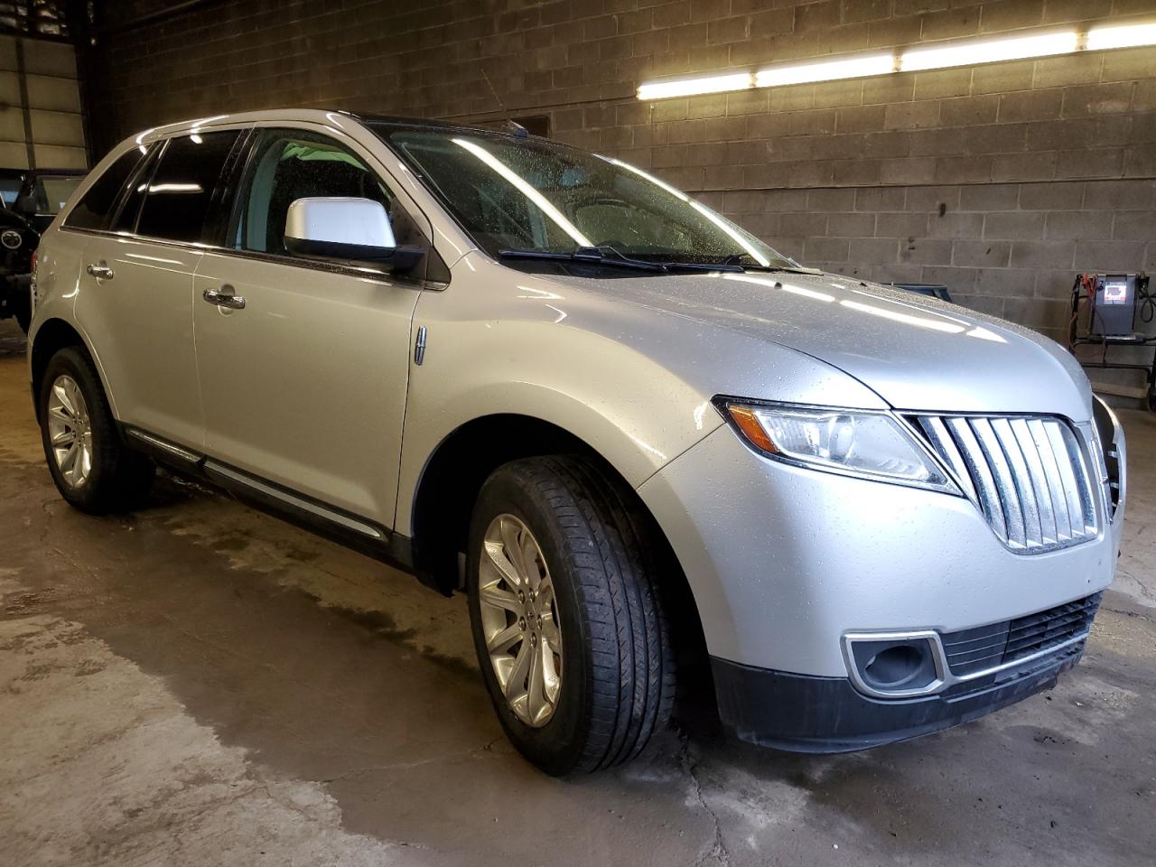 2011 Lincoln Mkx VIN: 2LMDJ8JK1BBJ06374 Lot: 49563514