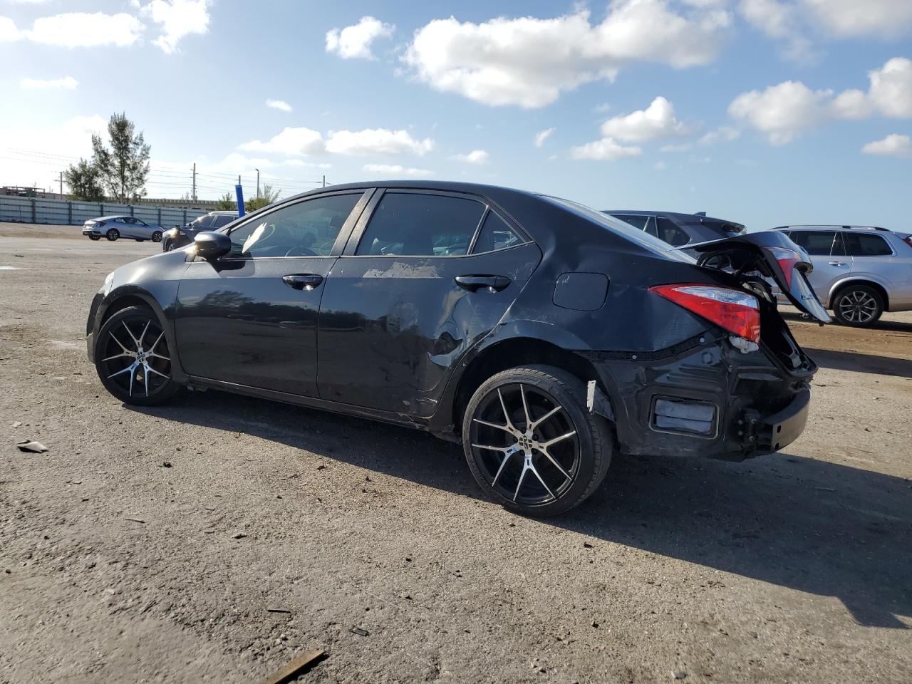 2015 Toyota Corolla L VIN: 5YFBURHEXFP284334 Lot: 52889164