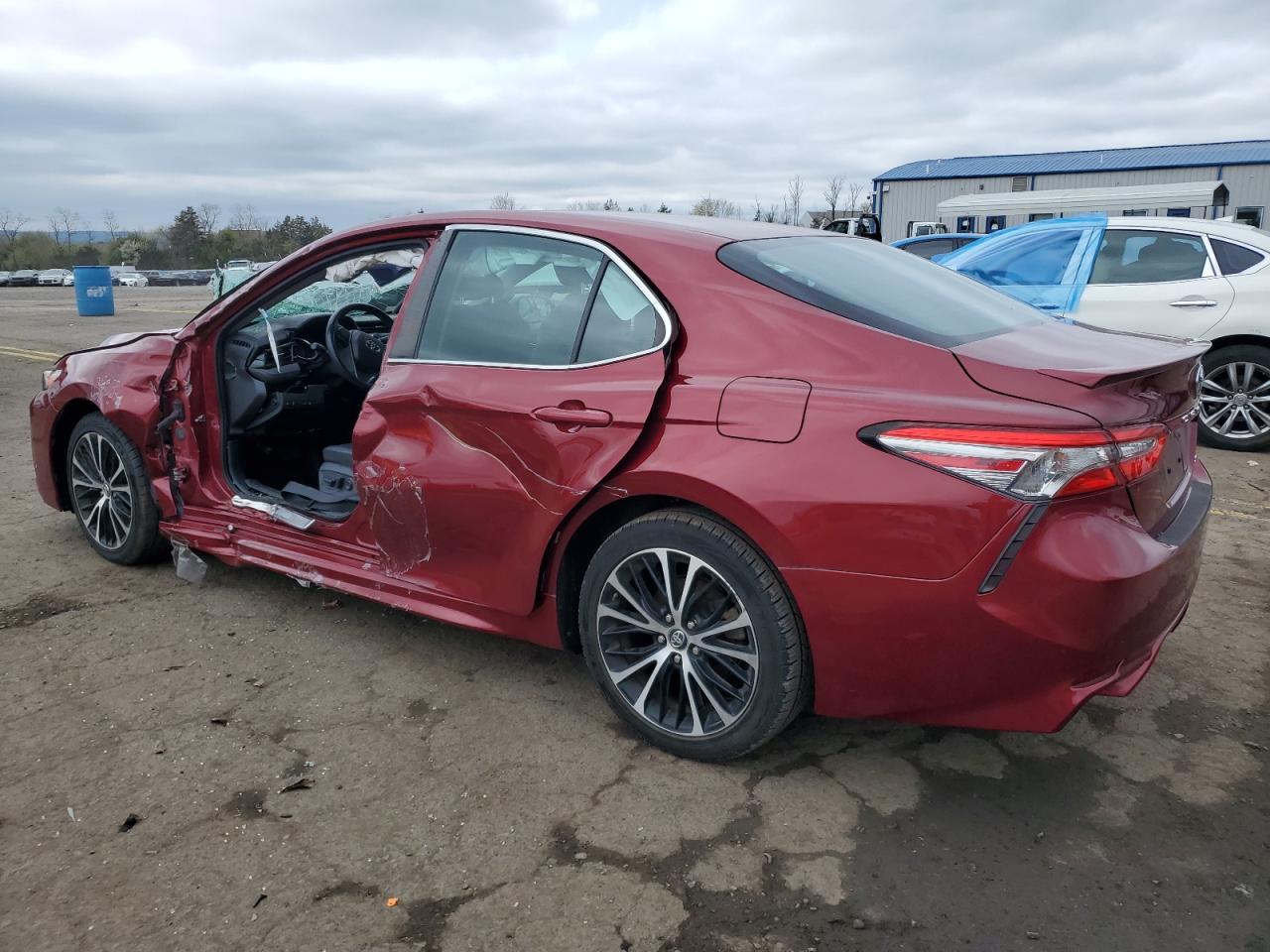 2018 Toyota Camry L VIN: 4T1B11HK1JU640502 Lot: 51654614