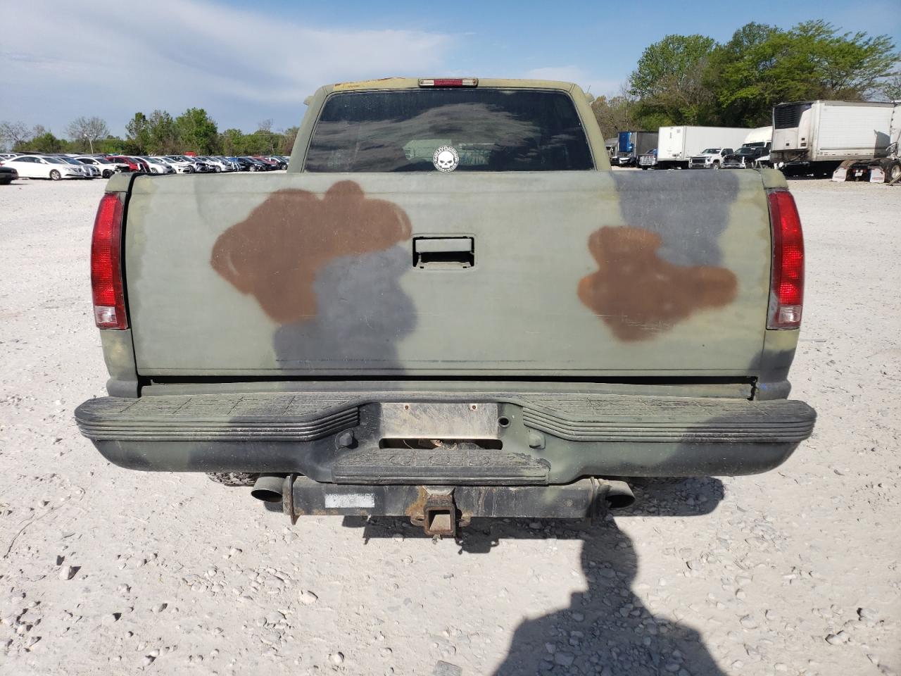 1998 Chevrolet Gmt-400 C1500 VIN: 2GCEC19R3W1146071 Lot: 52119894