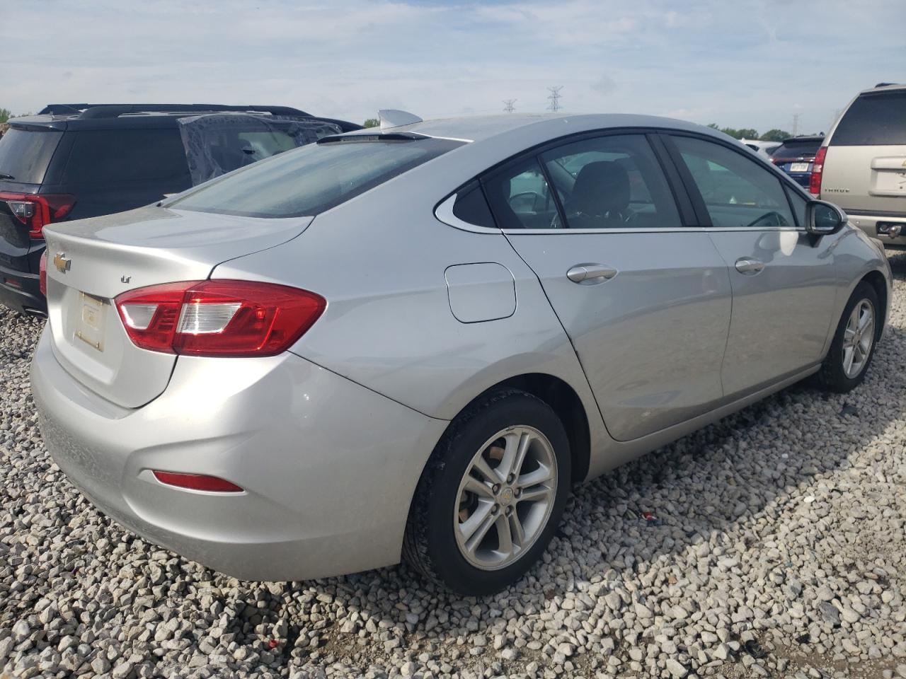 2016 Chevrolet Cruze - Image 3