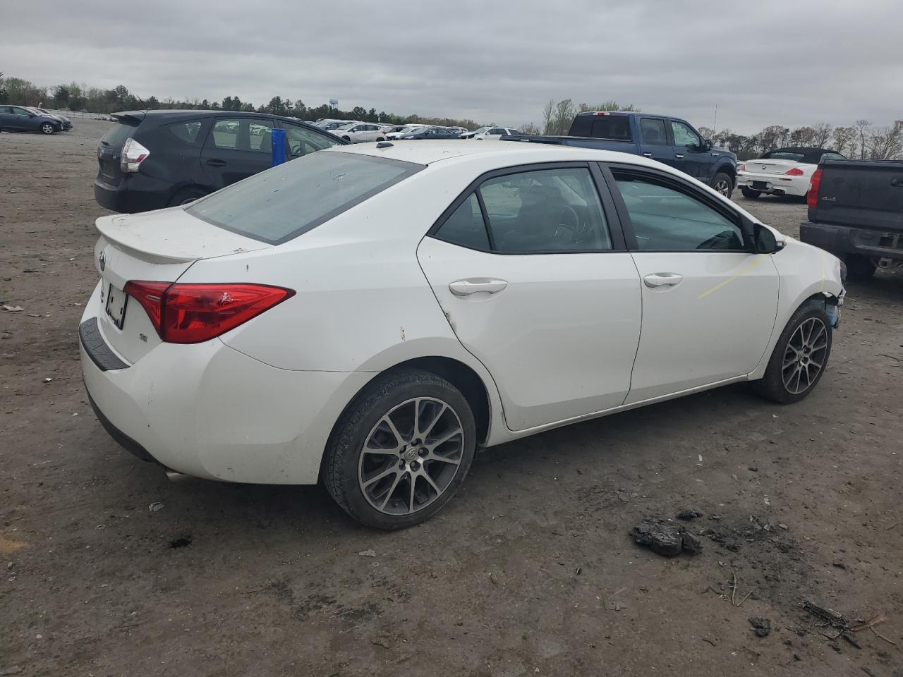 5YFBURHE1HP621072 2017 Toyota Corolla L