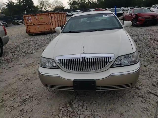 2005 Lincoln Town Car Signature Limited VIN: 1LNHM82W85Y664669 Lot: 51204674