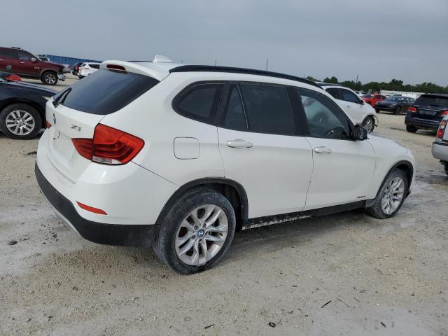 Кроссоверы BMW X1 2015 Белы