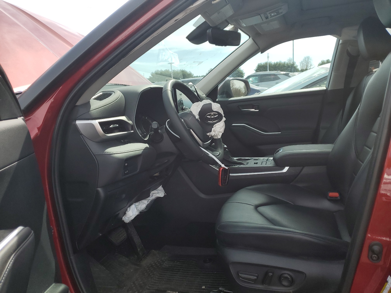 5TDGZRBH8NS568707 2022 Toyota Highlander Xle