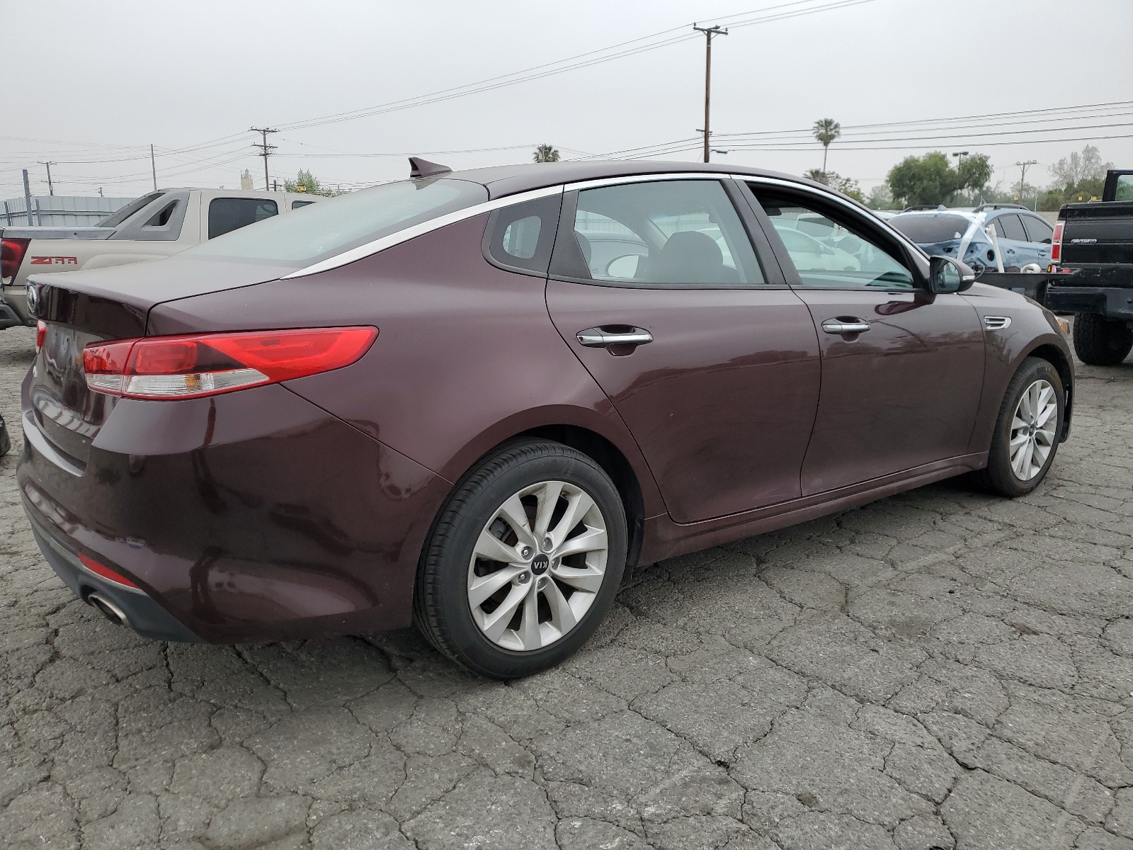 5XXGT4L34HG173811 2017 Kia Optima Lx