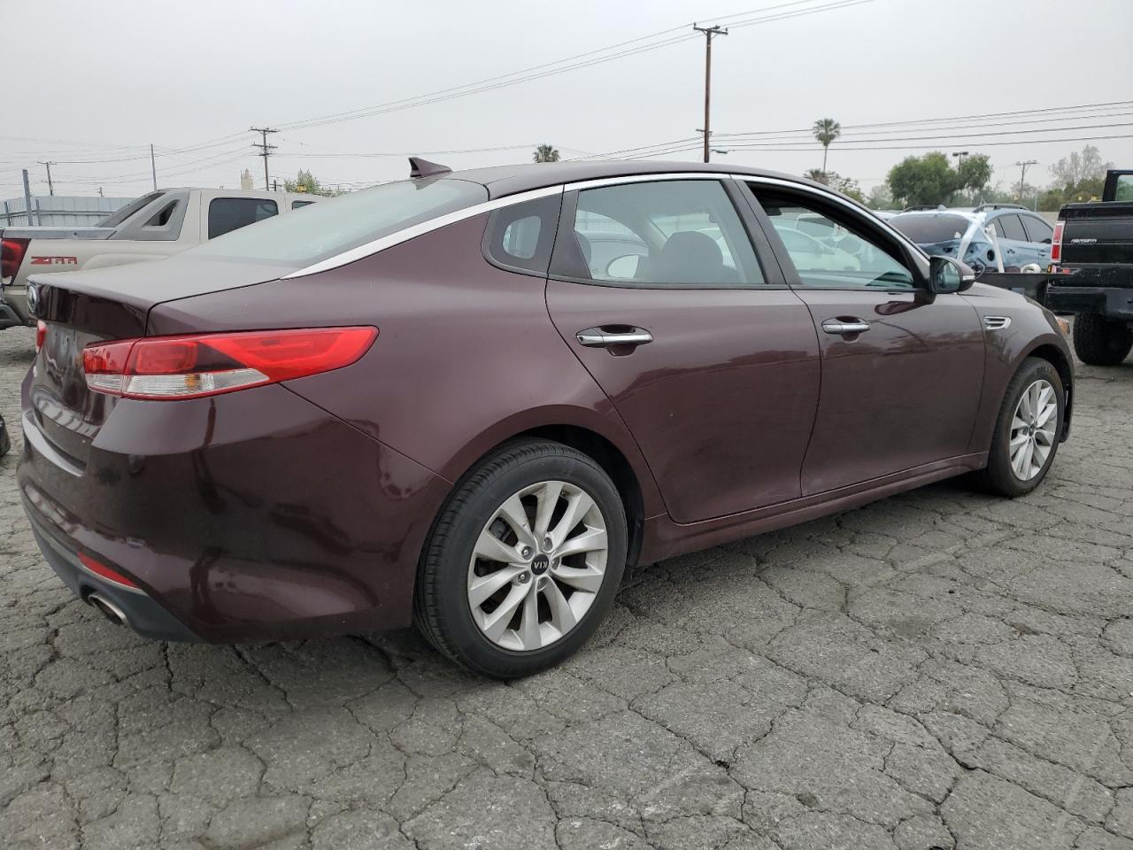 2017 Kia Optima Lx VIN: 5XXGT4L34HG173811 Lot: 51649414