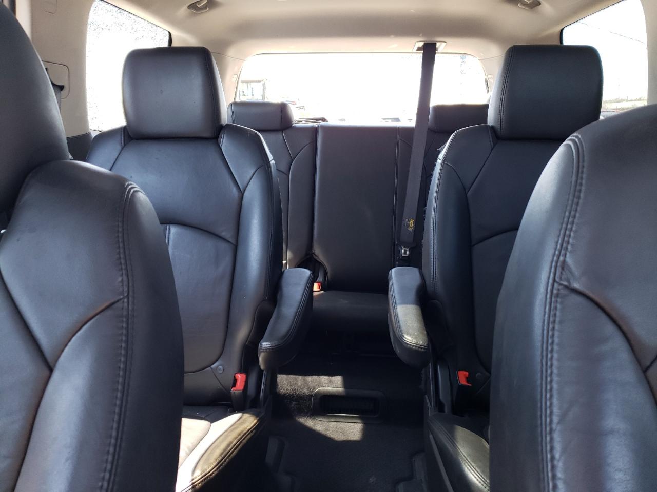 2011 GMC Acadia - Image 10